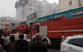 突發(fā)！青島一居民樓發(fā)生爆燃！已造1人死亡，7人受傷！3公里外有震感…