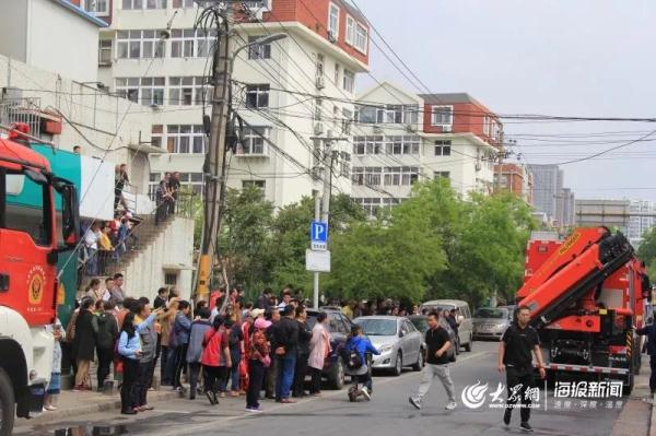 突發(fā)！青島一居民樓發(fā)生爆燃！已造1人死亡，7人受傷！3公里外有震感…